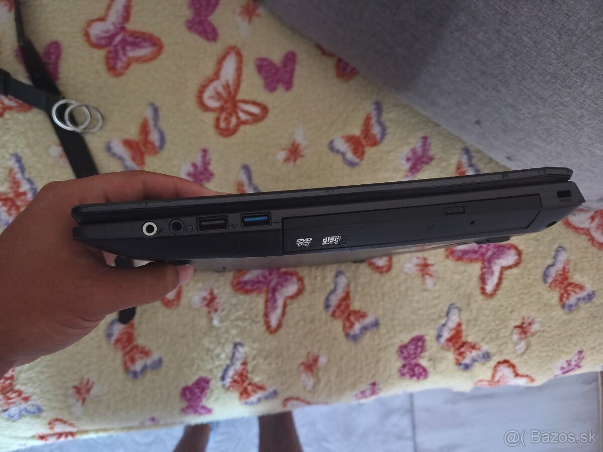 Clevo W650SJ - 2