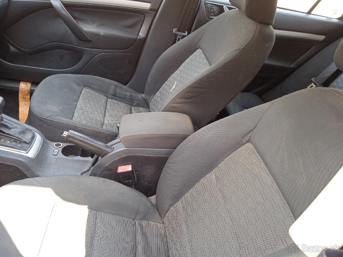 Sedacky octavia2 facelift - 2