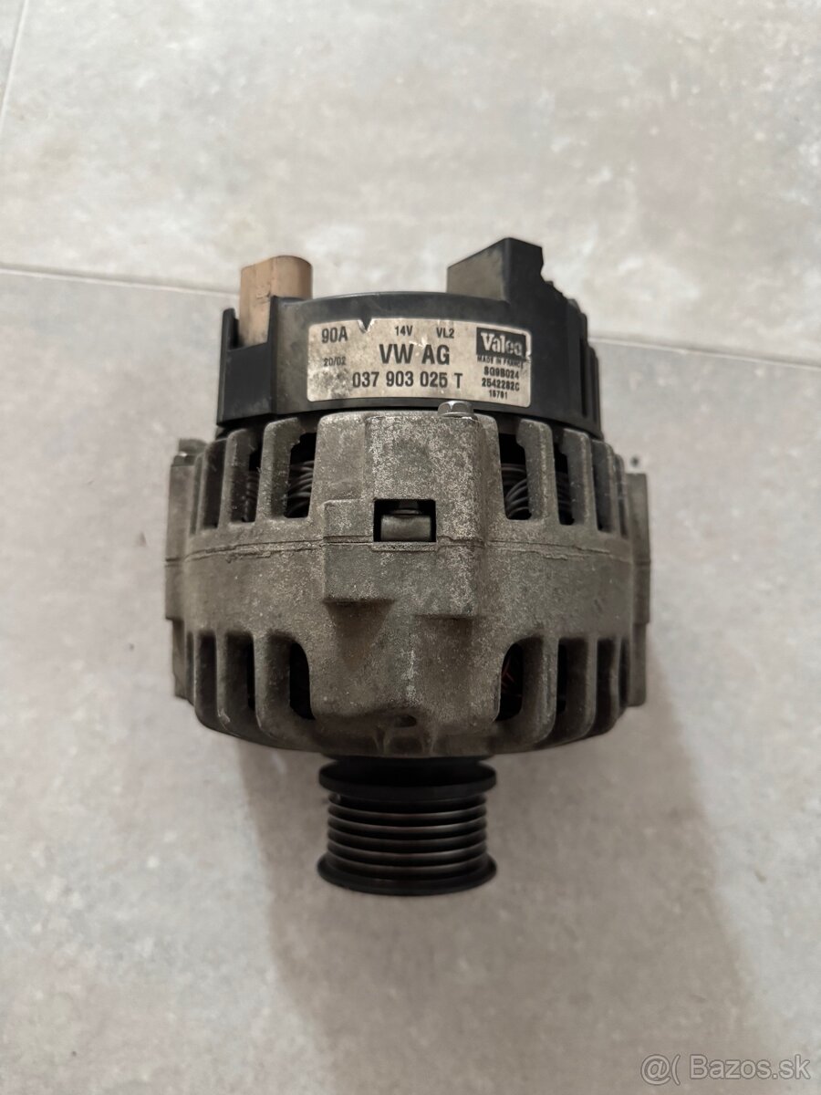 Alternátor VALEO VW AG 037 903 025T - 2