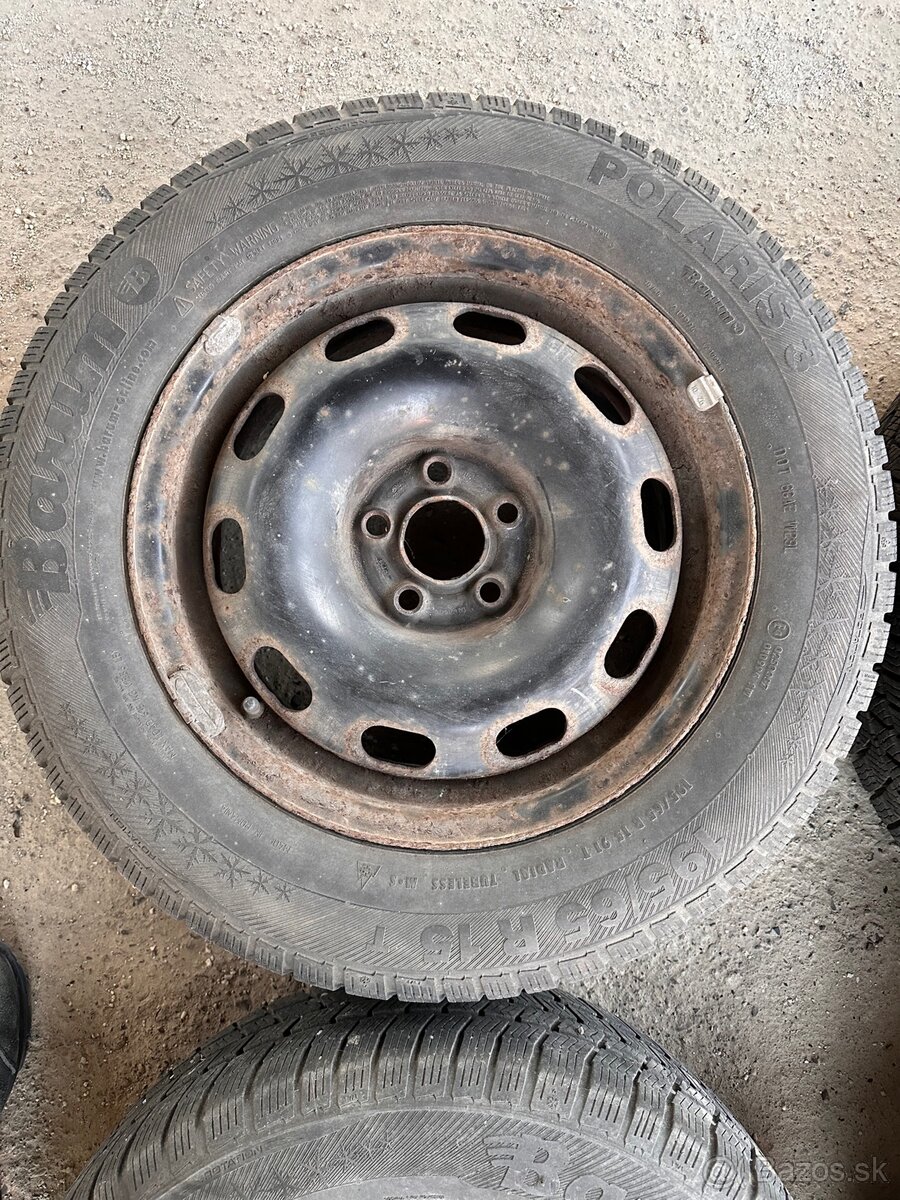 Zimne pneu s diskami 195/65 R15 - 2