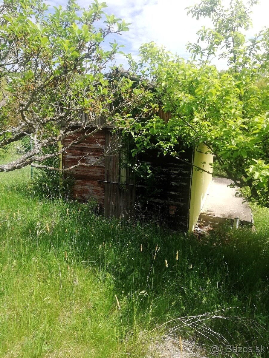 Záhradná chatka so slnečným pozemkom - záhradou, obec Rybník - 2