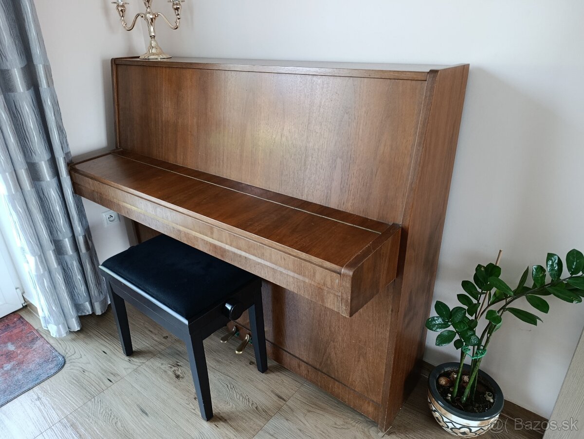 Klavír zn Weinbach - 2