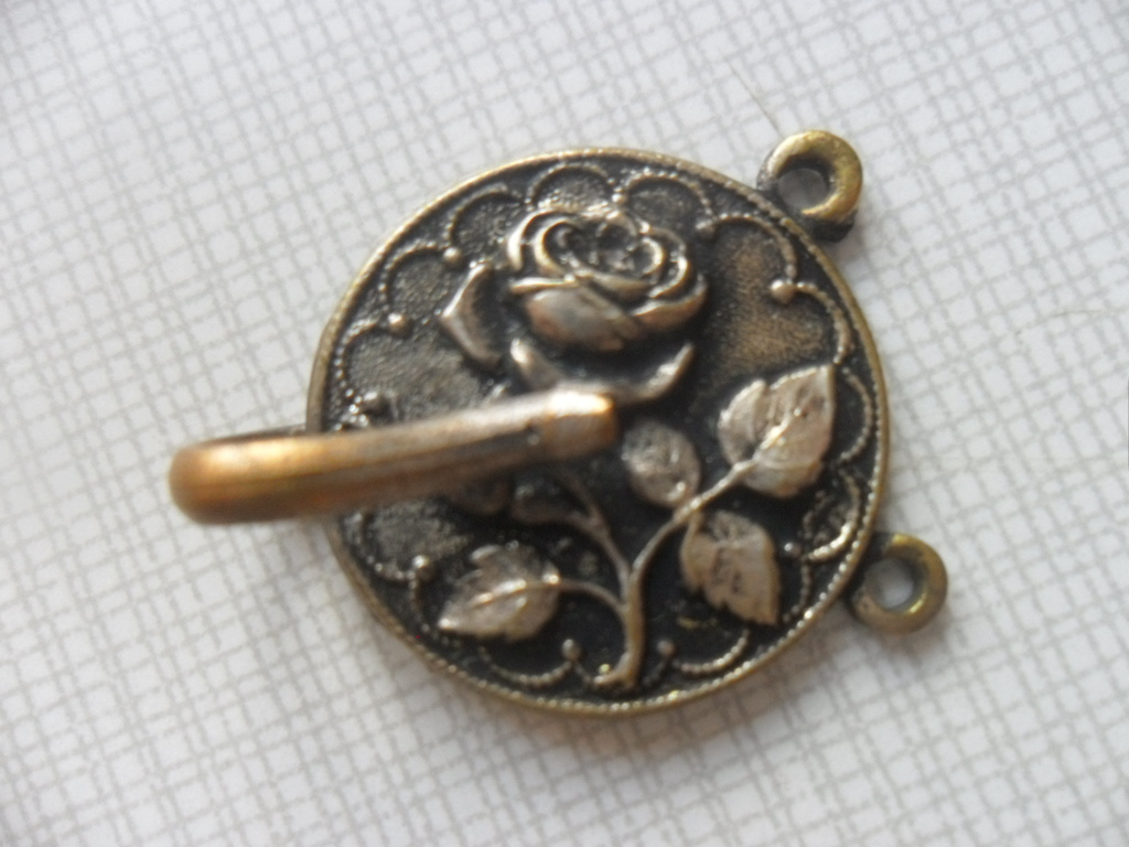 Rakúsko-Uhorsko - 2 krásne ozdobné gombíky - 2