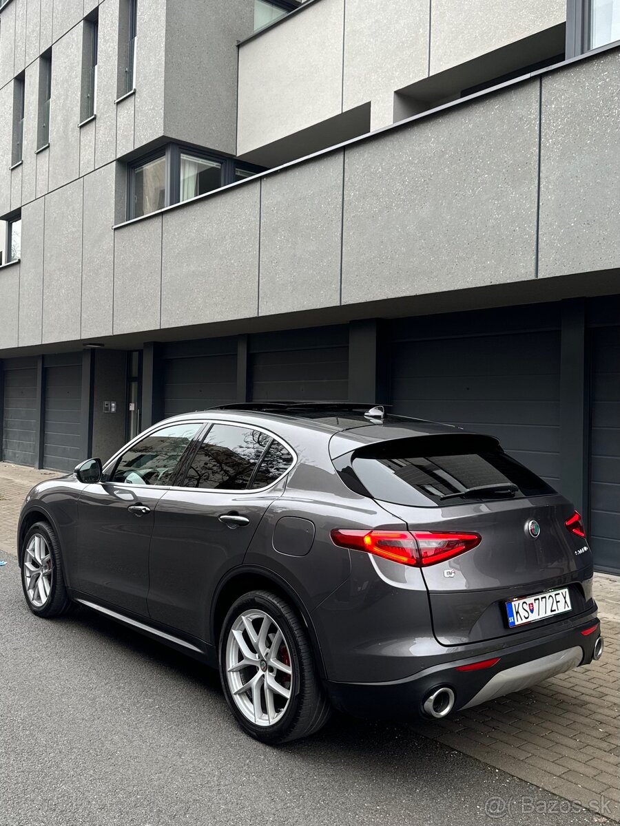Alfa Romeo Stelvio Q4 - 2
