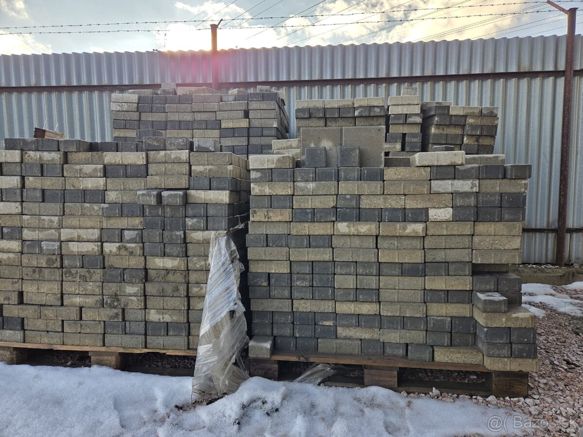 Zámkova dlažba - 2