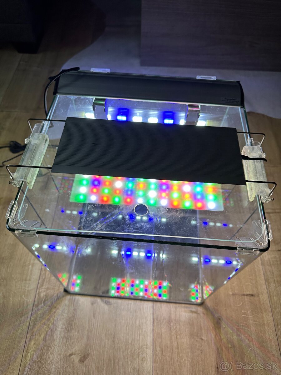 Predám 60l akvárium nano cube - 2