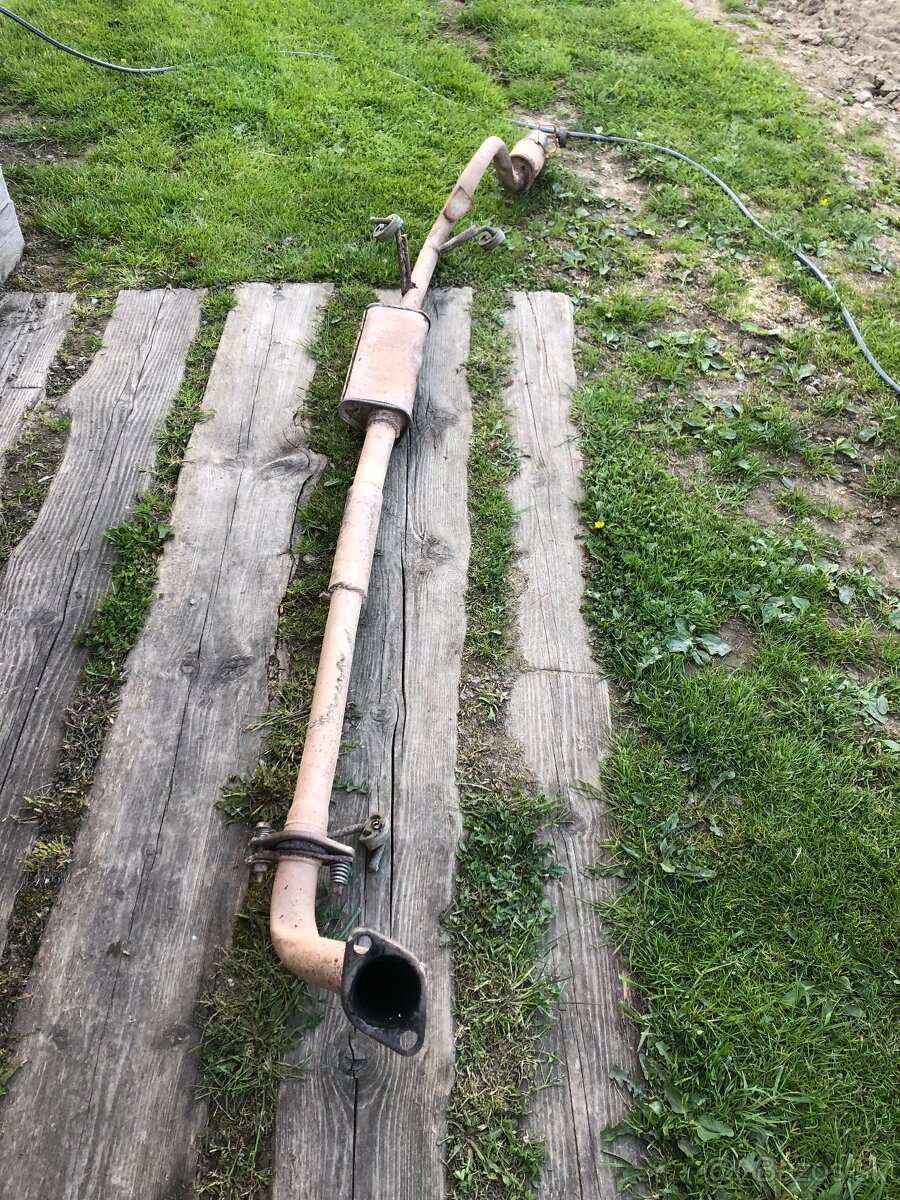 Predám výfuk na Suzuki Vitara 1 - 2