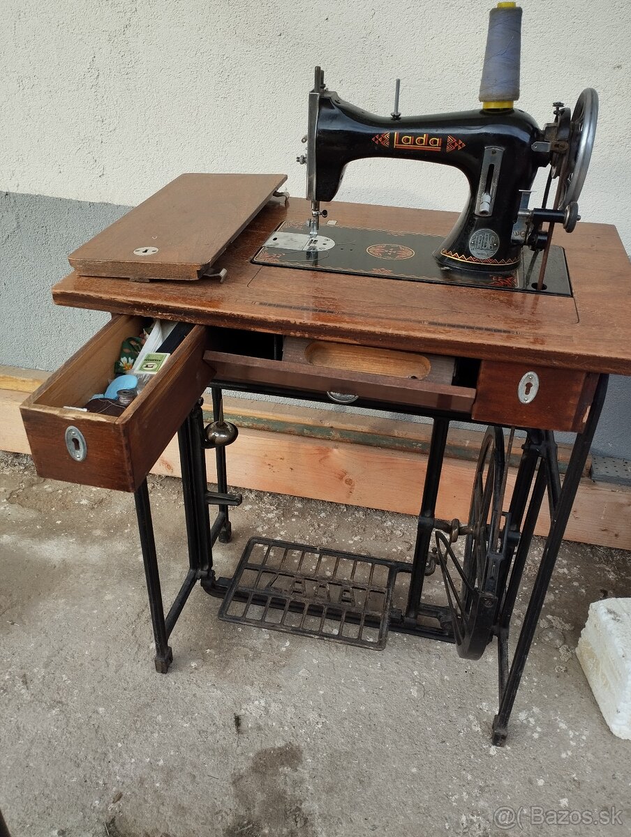 šijací stroj - 2