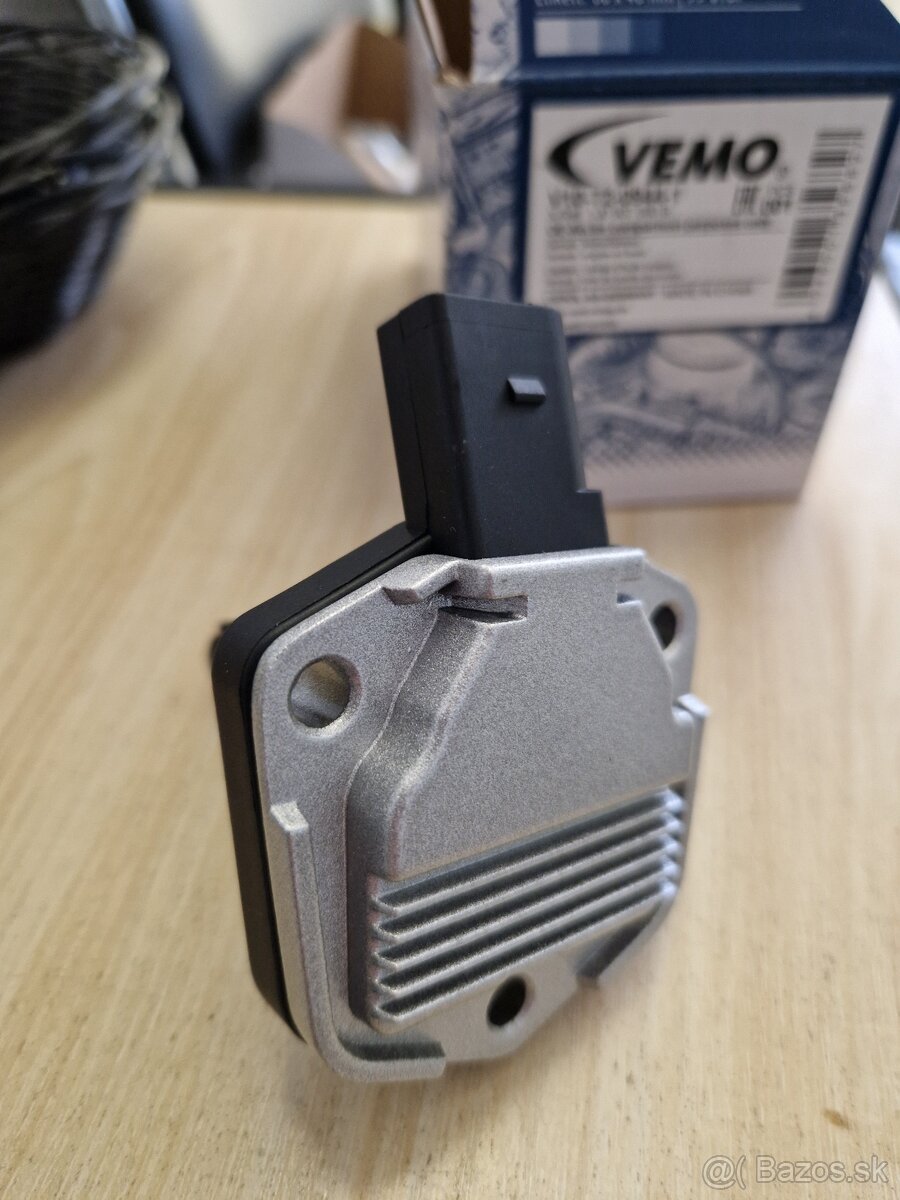 Snímač stavu motoroveho oleja VEMO - 2