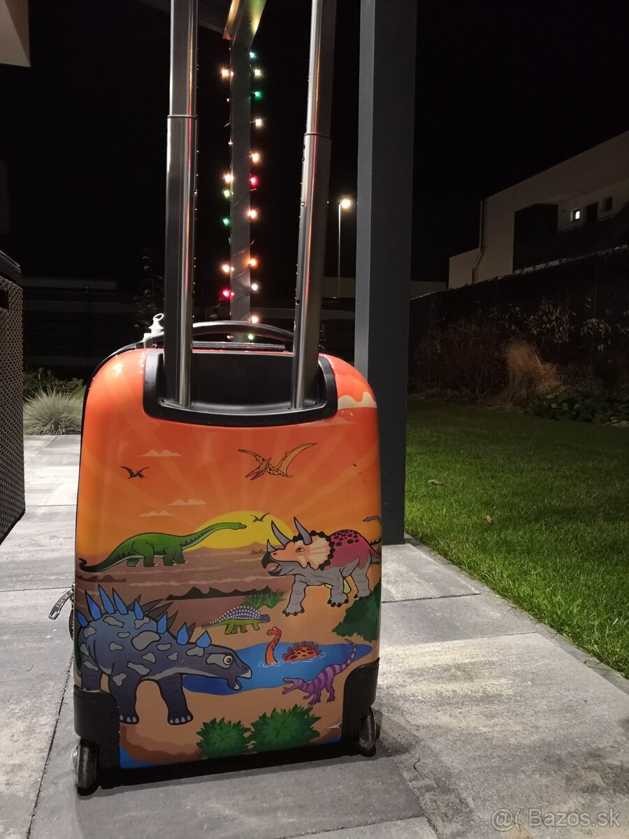 Ponúkam pekný detský kufor - 2