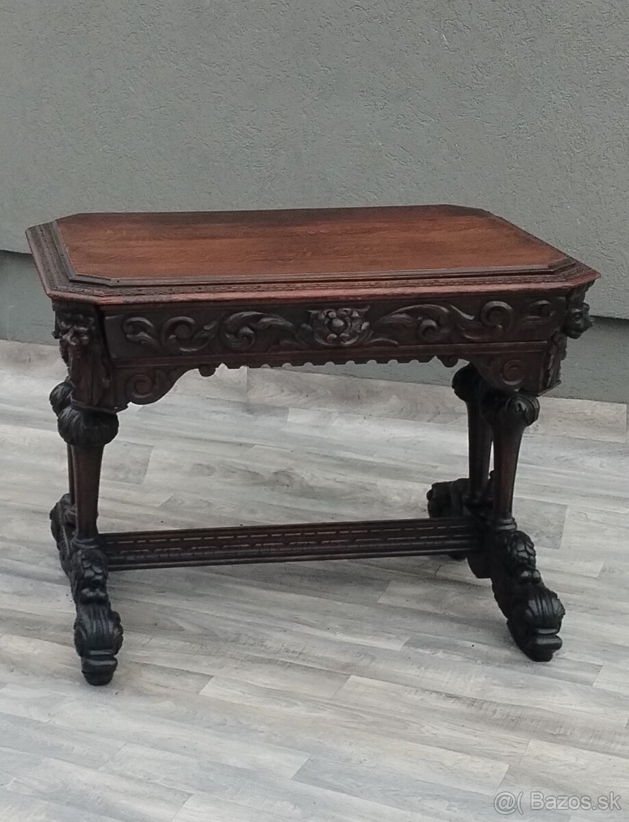 Stôl starožitný neorenesančný. - 2