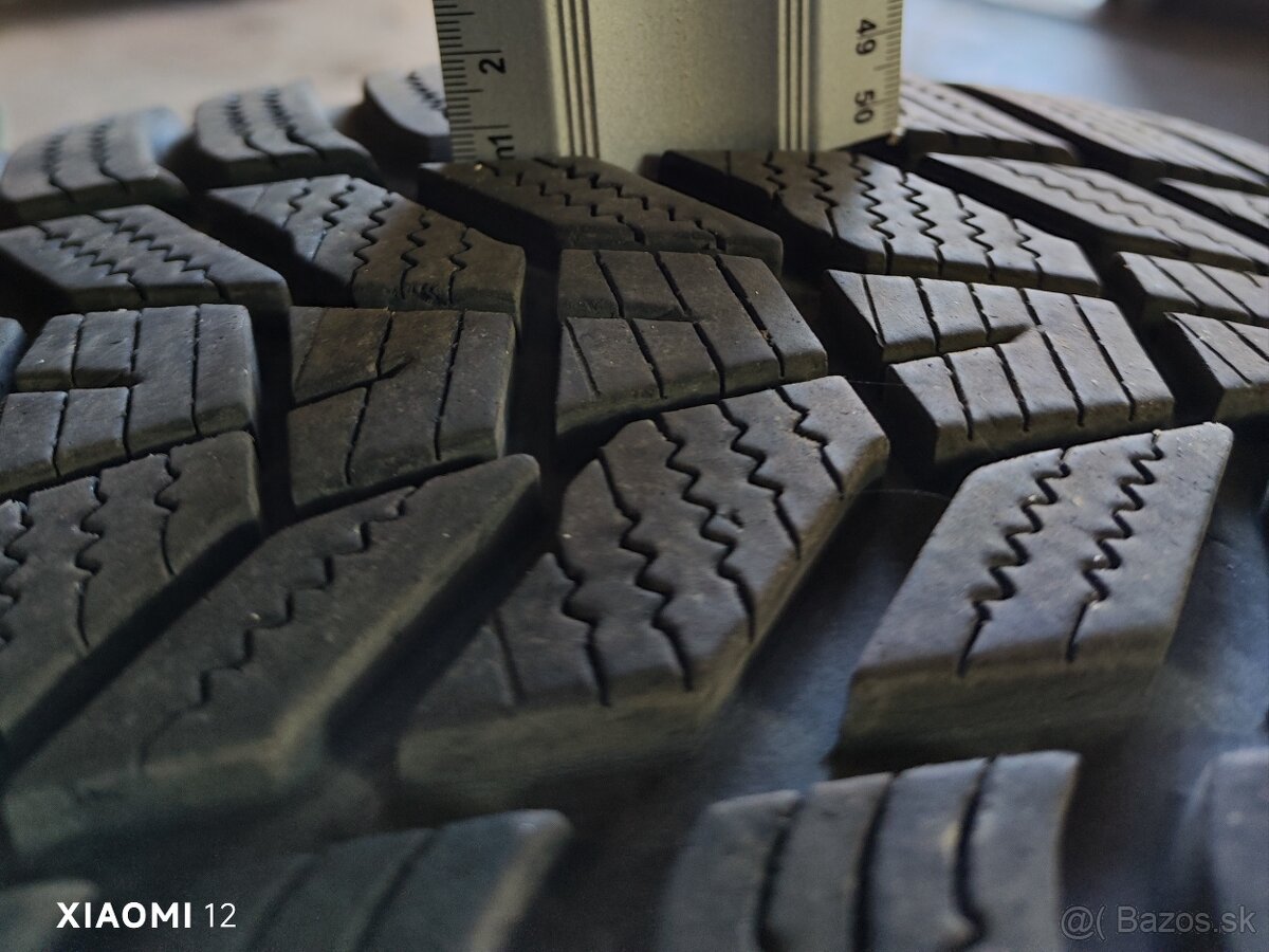 Zimné pneumatiky 235/60r 18 - 2