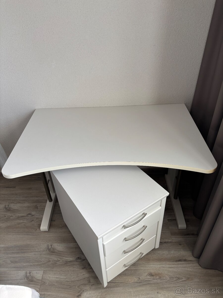 Pracovný stôl - 2