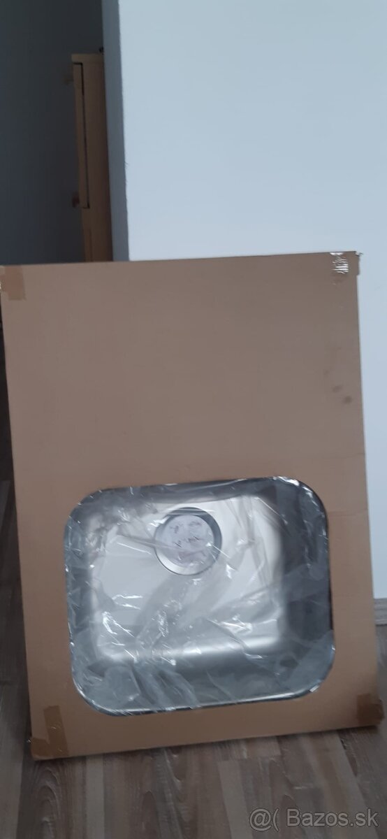 Nerezové drezy. - 2