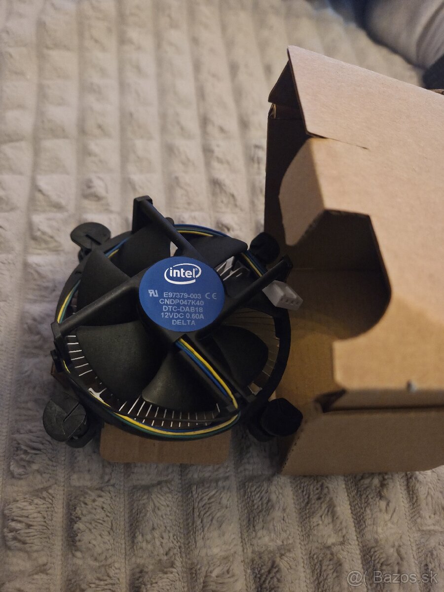 Intel Core i3-10100 plus chladič - 2