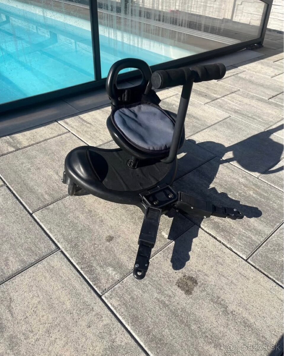 Sedátko za kočík - 2