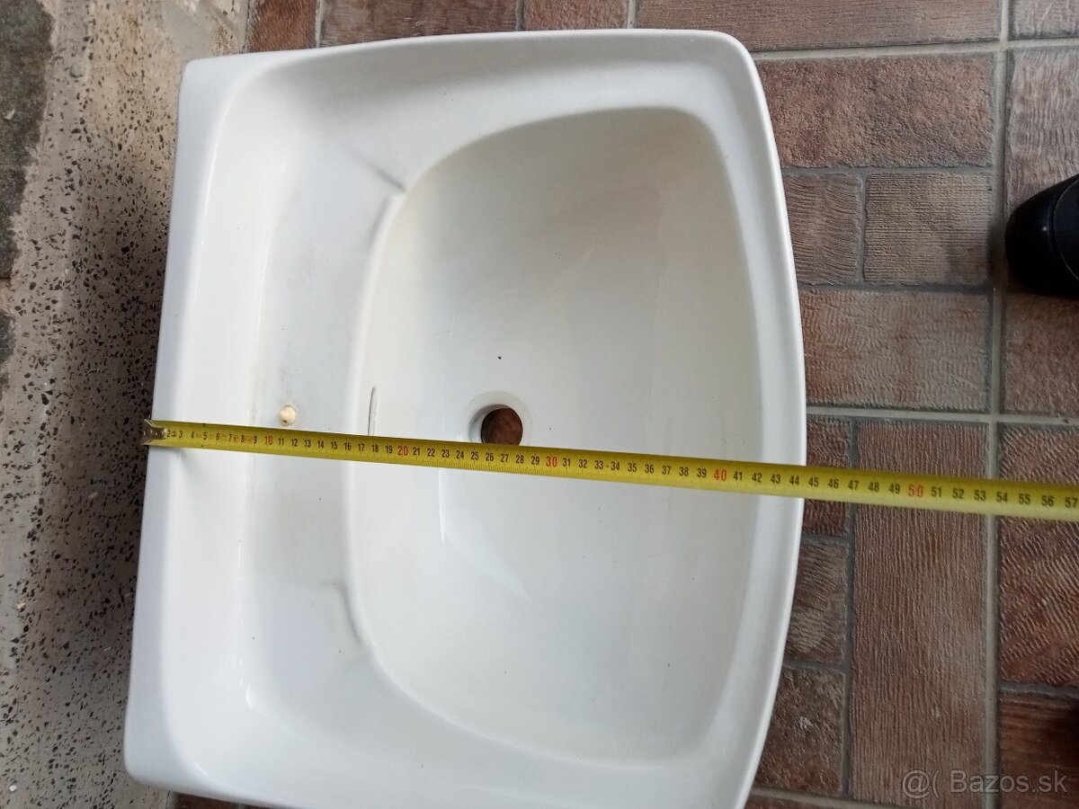 Predám biele keramické umývadlo - 2
