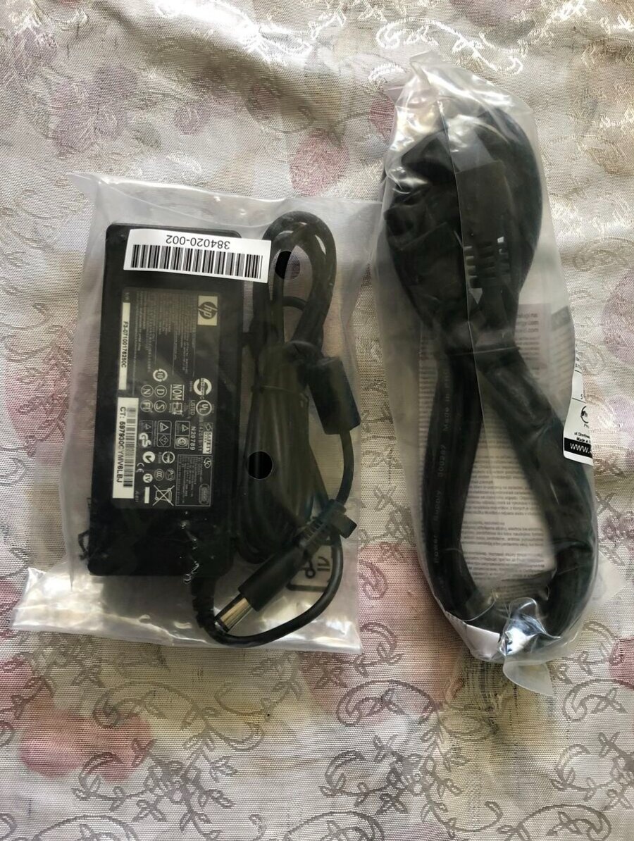 Nabíjačka na notebook originál HP 19V 4,74A / hrubá čierna. - 2