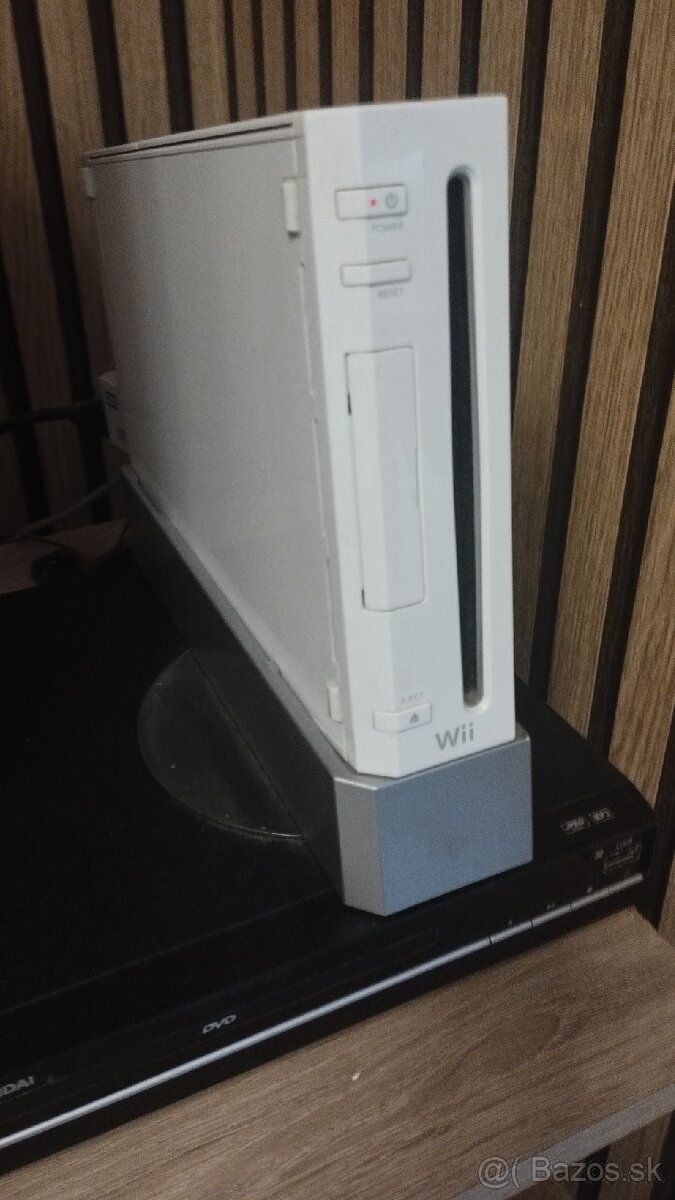 Wii + prislusenstvo+ hry - 2