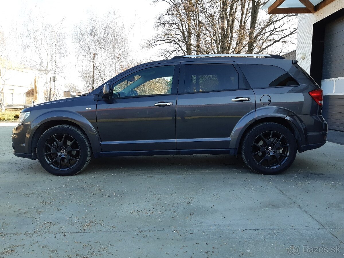 Fiat Freemont 2.0 16V MultiJet 4x4 A/T 7miest - 2