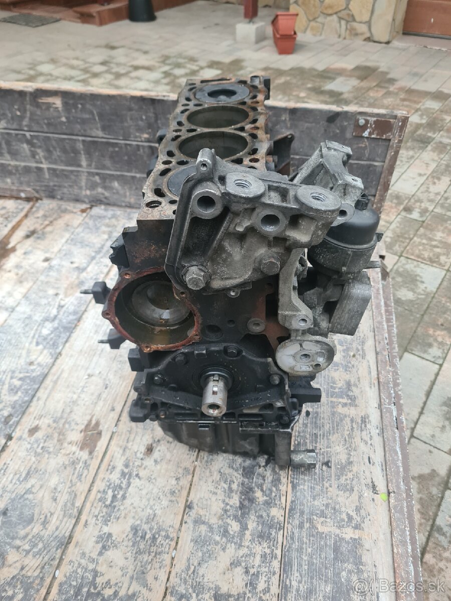 Blok motora 2.0 - 2