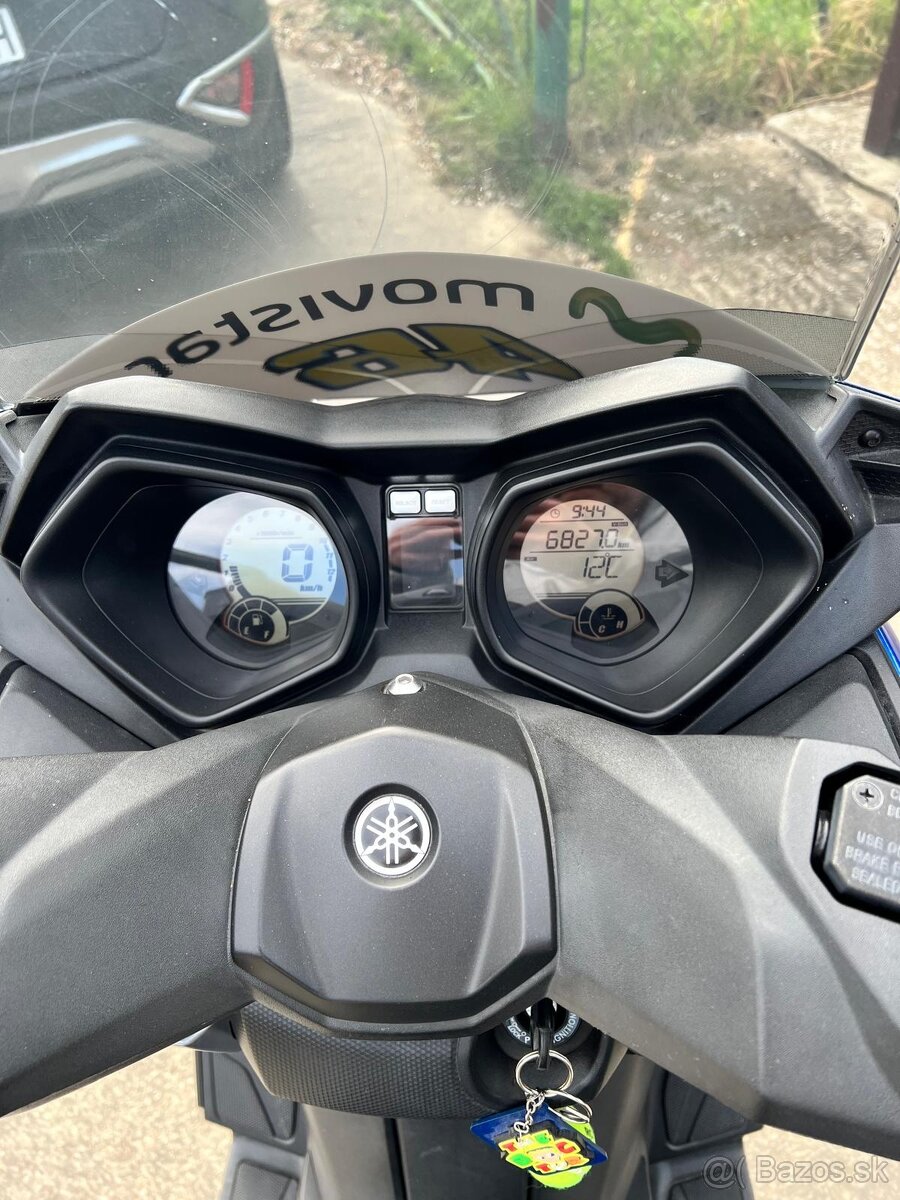 YAMAHA X MAX 125 VR46 LIMITKA - 2