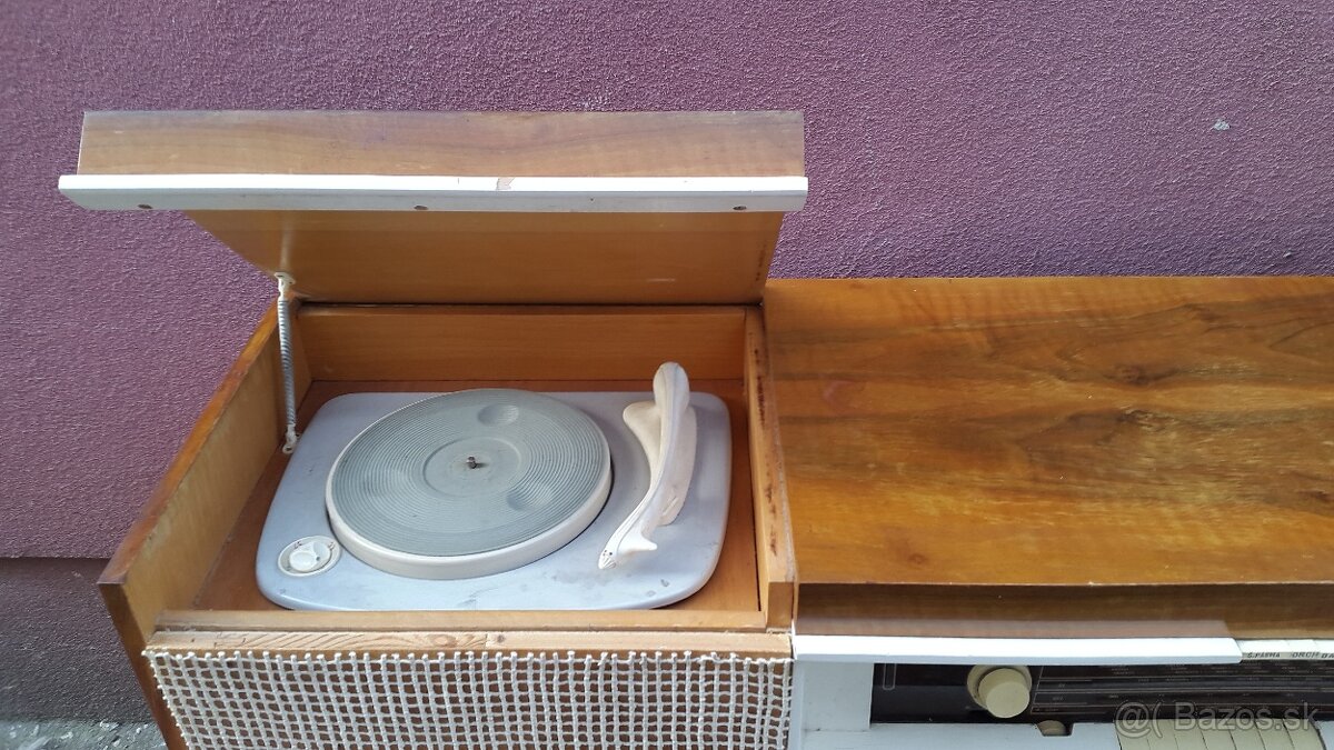 Rádio +gramofón TESLA - 2