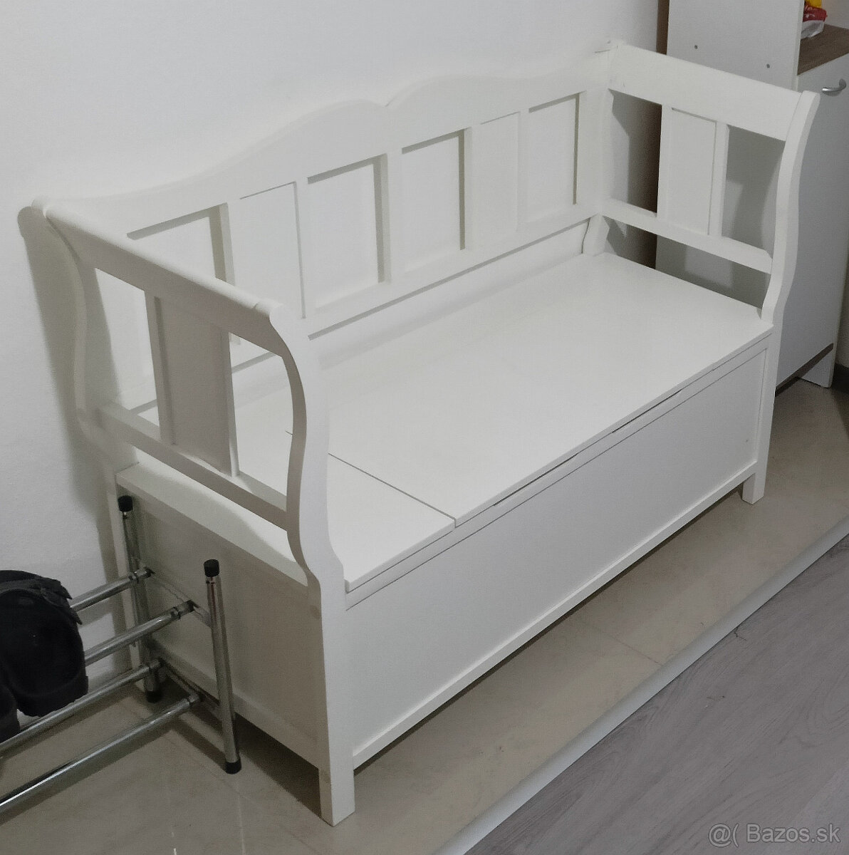 Biela drevená lavica s úložným priestorom / botníkom - 2