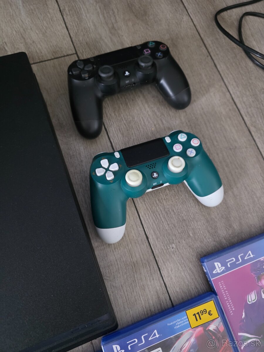 Predam playstation 4 pro 1TB - 2