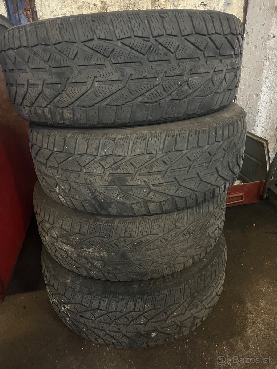 Zimne gumy 235/55 r19 - 2