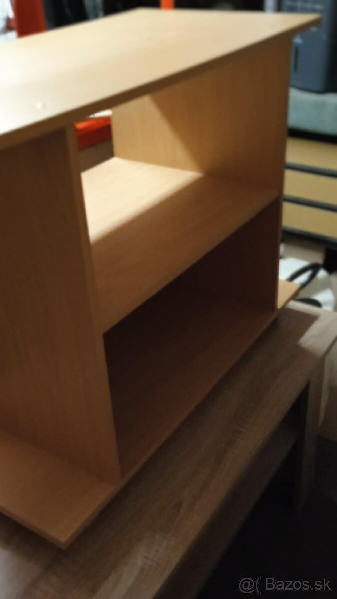Stolík pod televízor - 2
