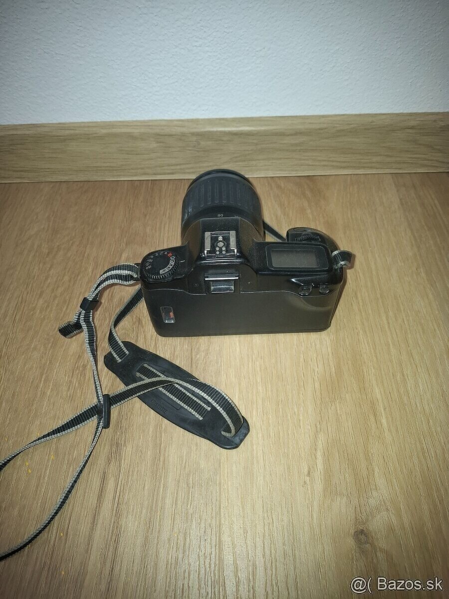 Canon EOS 1000 - 2