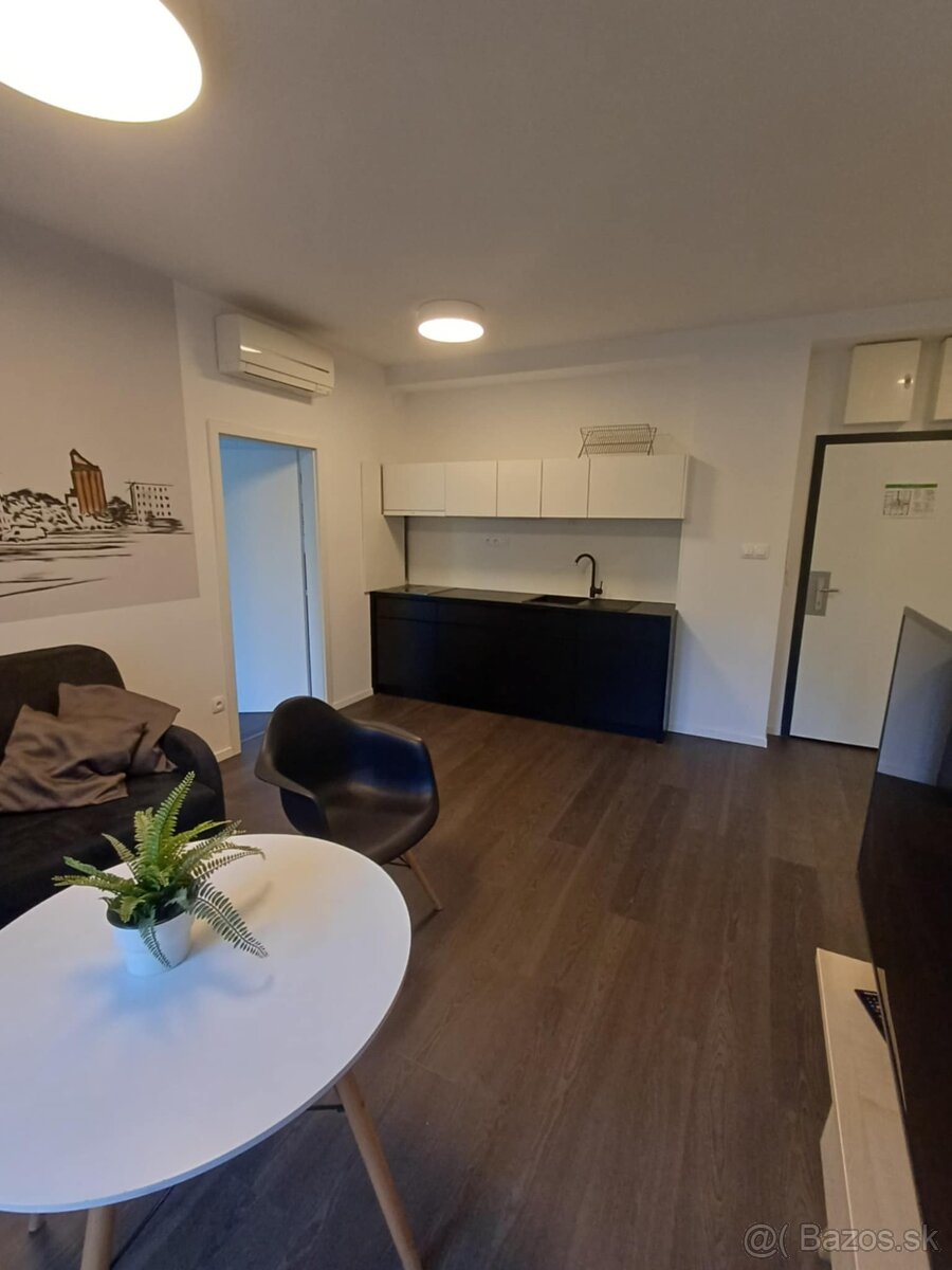 RK Byty Bratislava predá 2 izb. byt na ul. Žilinská, BA I. - 2