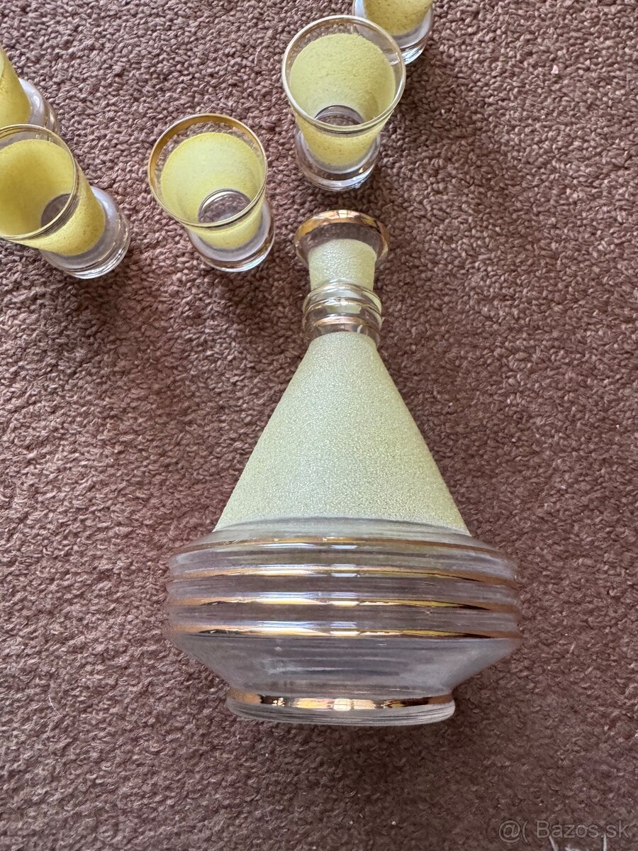 Karafa na alkohol s poharikmi 10 - 2