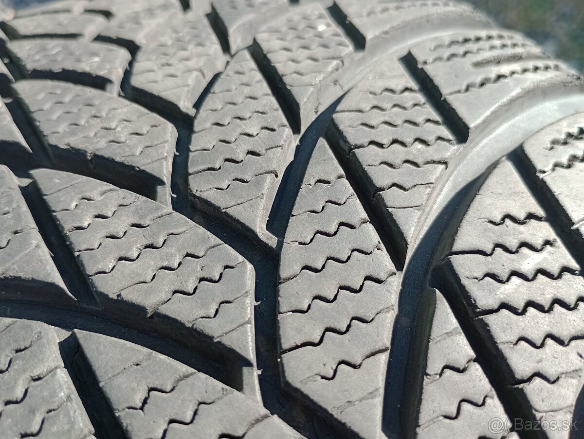 Predam 2ks pneu 215/50/r17 zimne 95V Lassa - 2