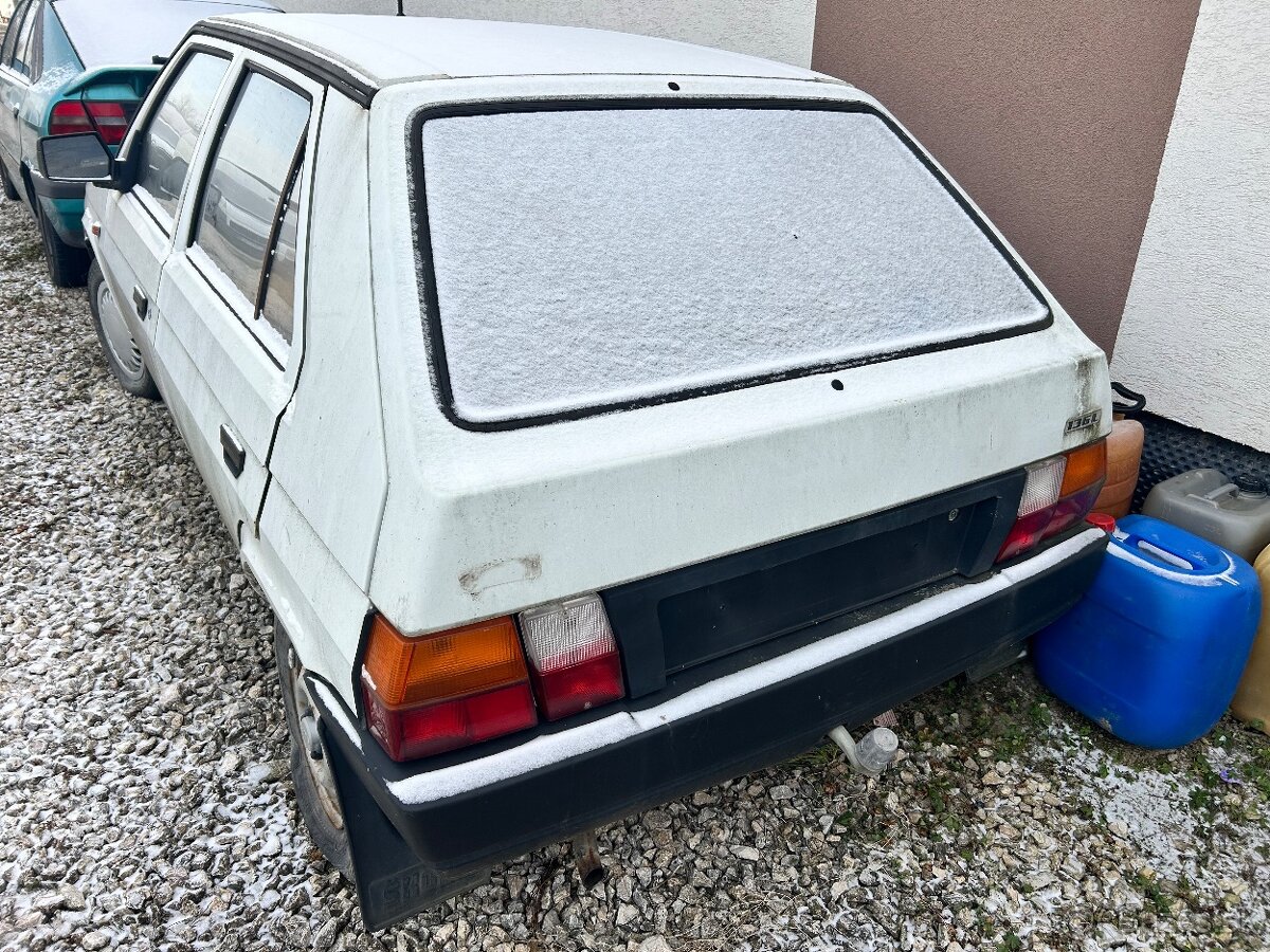 Skoda Favorit bez TP a SPZ - 2