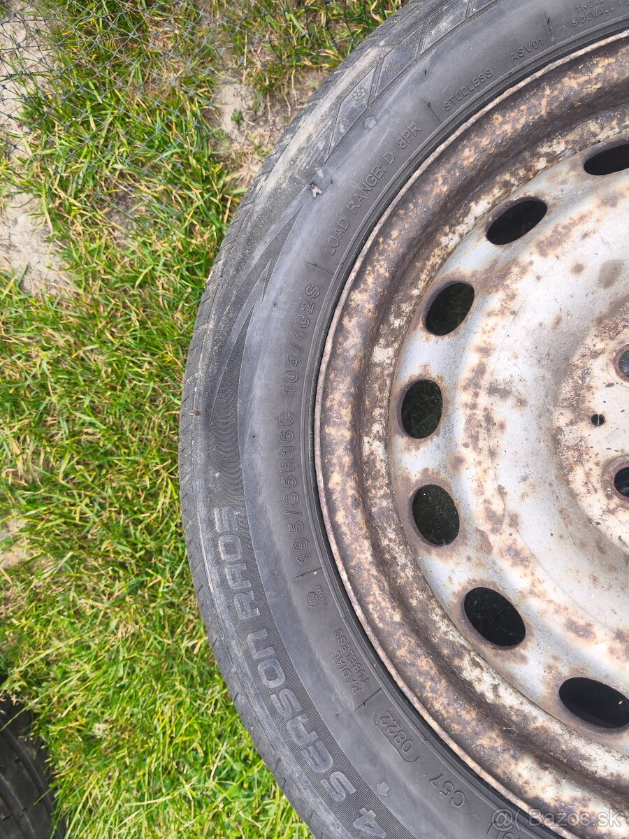 Predám celoročné pneumatiky 195/65 r16c - 2
