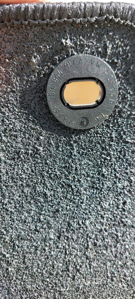 Predám nové originál koberčeky VW Fox - 2