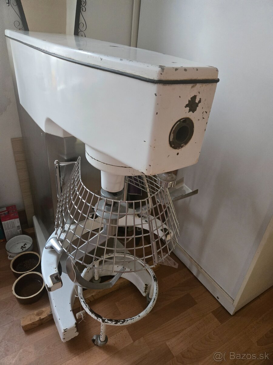 Kuchynský robot - 2