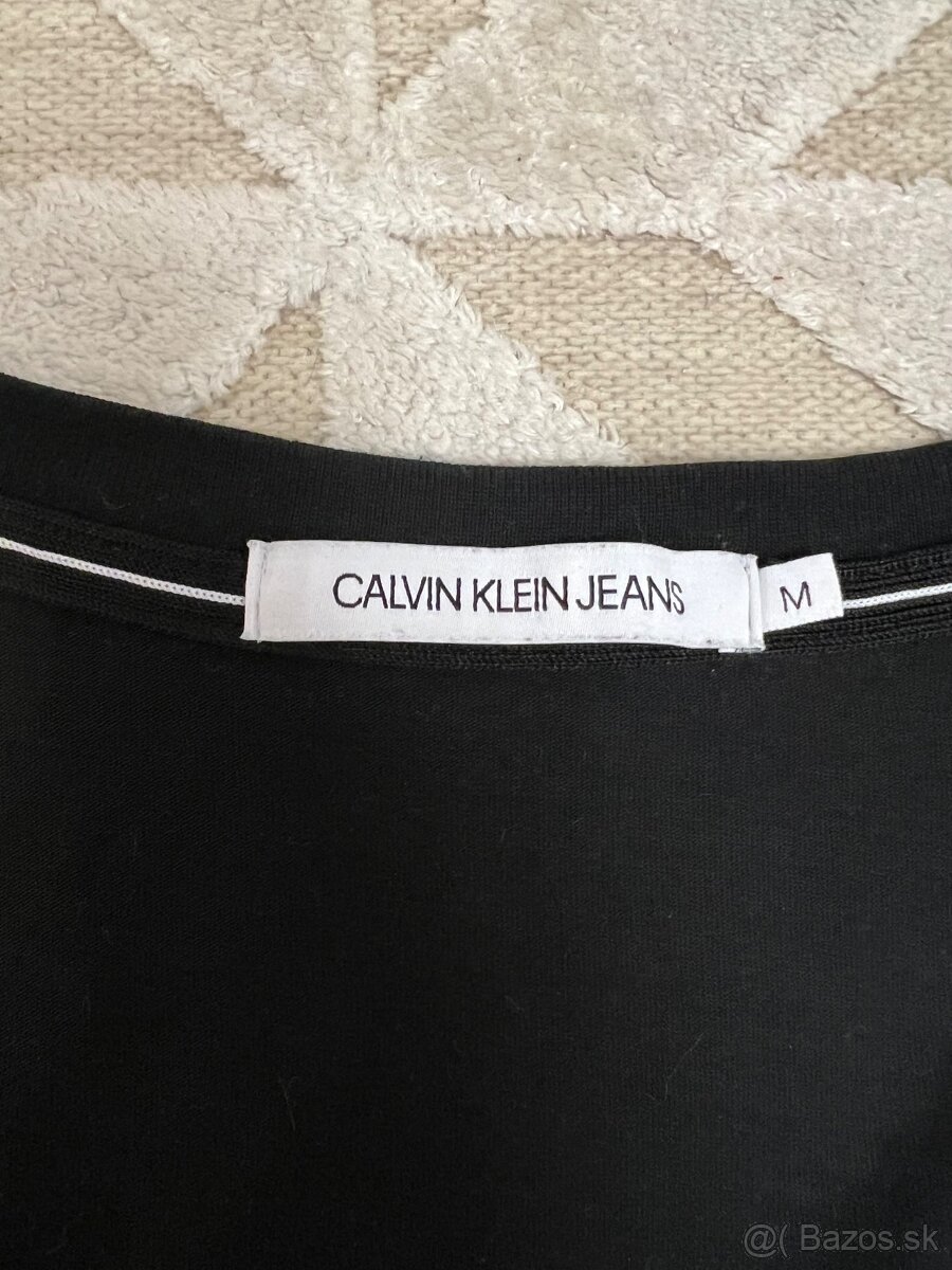 Predam čierne tričko Calvin Klein - 2