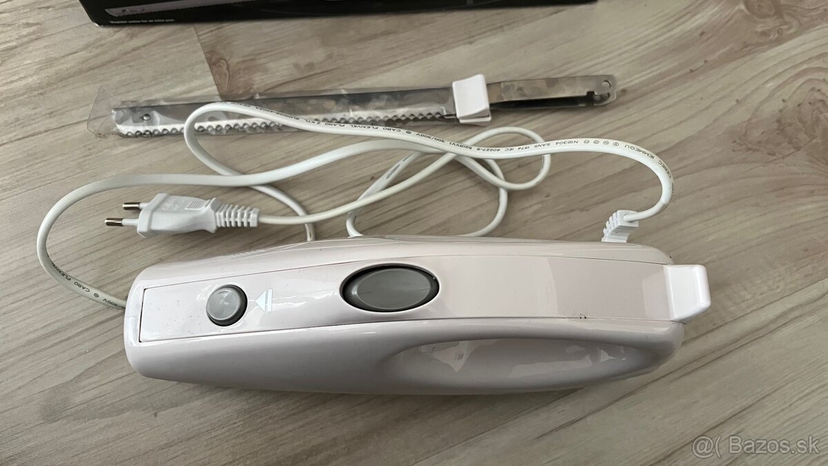 Elektricky nôž Russell Hobbs - 2