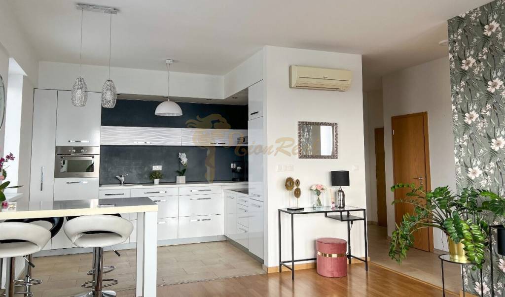 2-izb. byt, Mlynské luhy, Ružinov, 7.p./7, balkón,s nádherný - 2