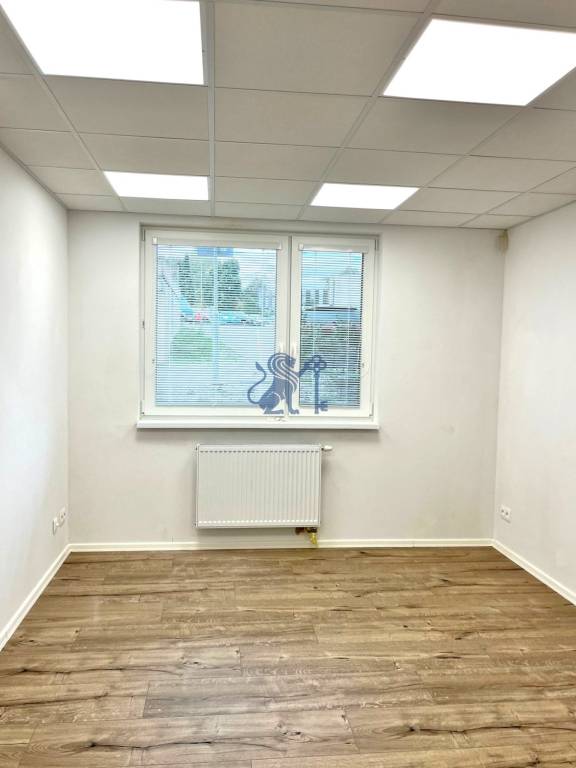 Prenájom kancelárskych / obchodných priestorov s terasou - R - 2