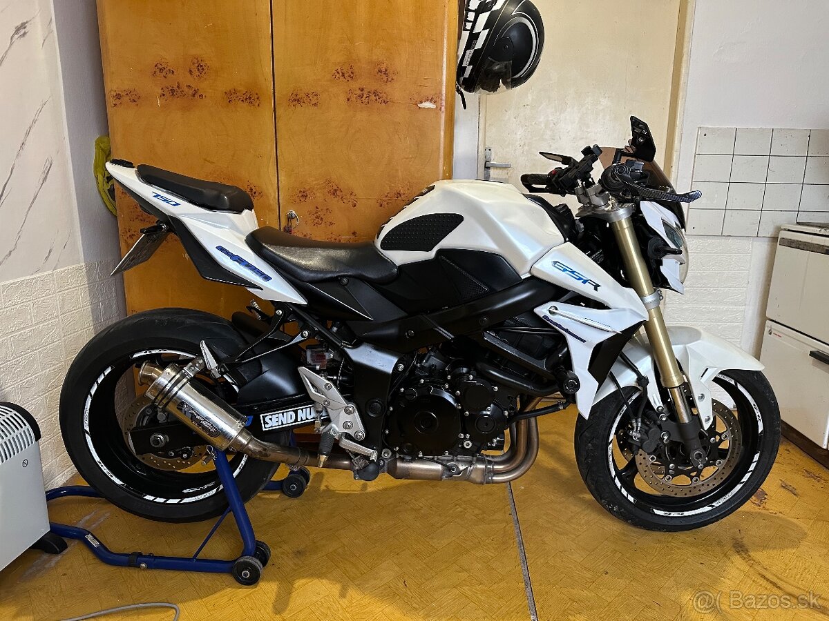Predám Suzuki gsr 750 - 2