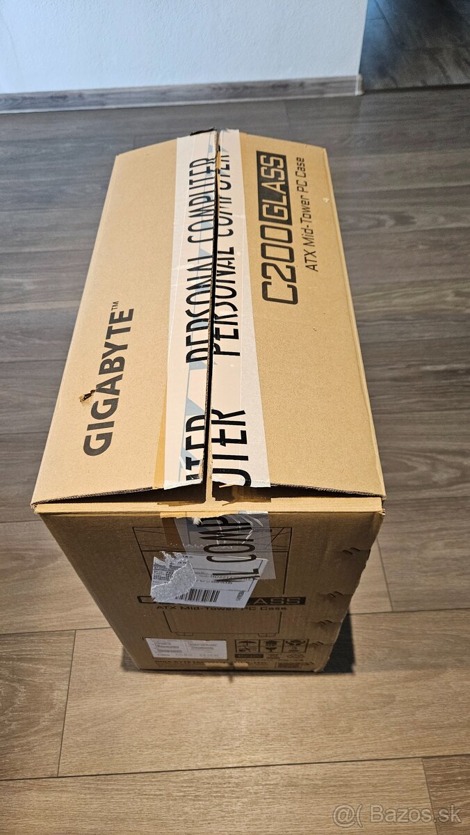 Skrinka ATX Mid Gigabyte C200 Glass - 2