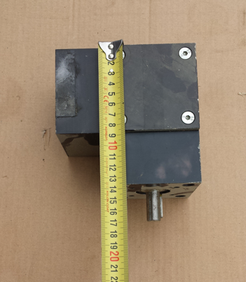 Predám uhlovú prevodovku ...1:1...Hriadeľ - ø14mm - 2