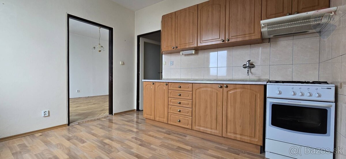 Na predaj 2-izbový byt v Topoľčanoch – výborná poloha, zatep - 2