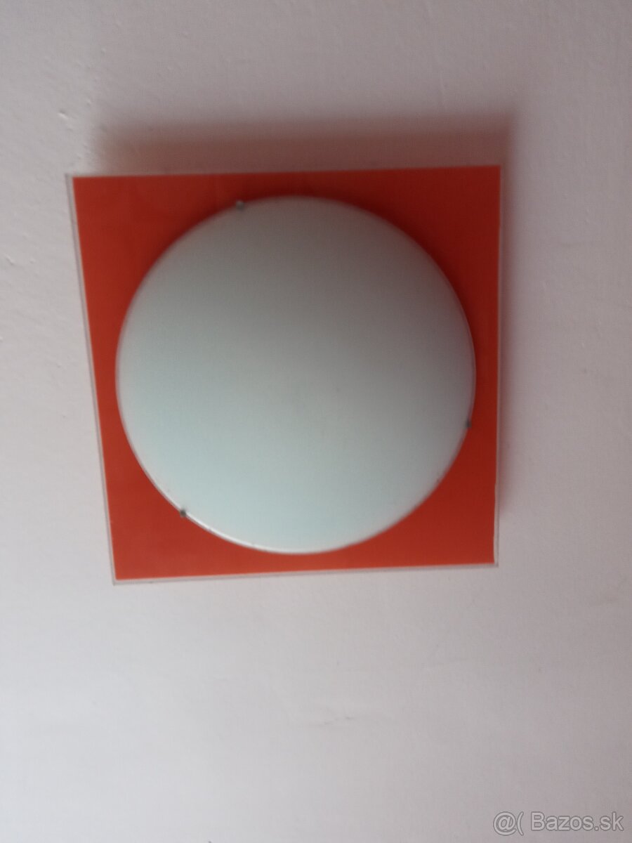 Predam koberec a 2 stropnice cervenu a oranzovu cca 20 cm. - 2