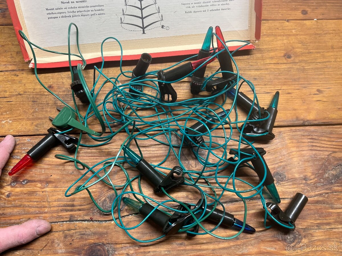 Vianočné svetlá nekompletné. - 2