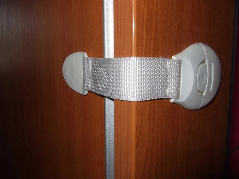 25 ks nove detske bezpečnostné poistky na nabytok - 2